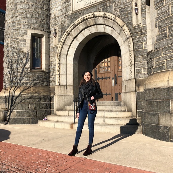 Meet your Posher, Sarah - Picture 3 of 6